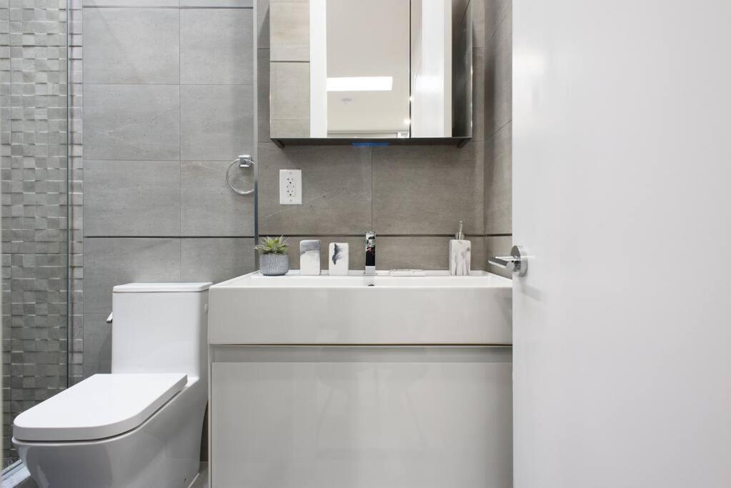 78-4b New Quality 1br W&d In Unit Skylights Apartment *