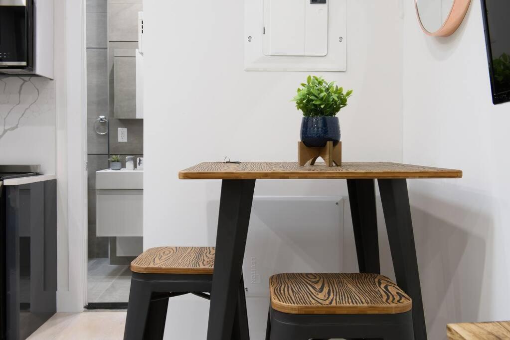 Apartment 78-4b New Quality 1br W&d In Unit Skylights