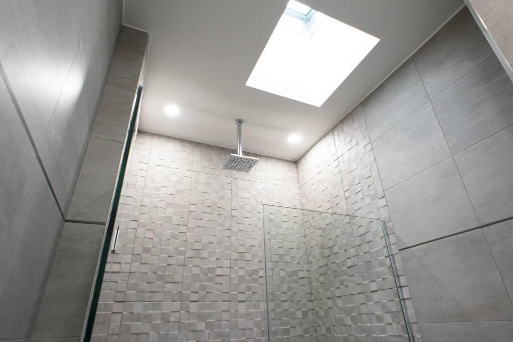 78-4b New Quality 1br W&d In Unit Skylights *
