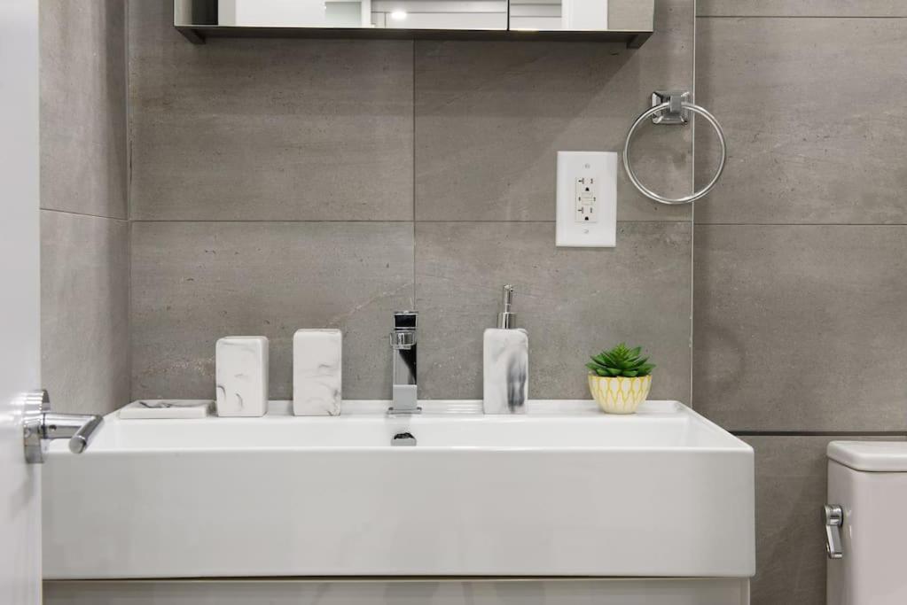 78-3d Brand New 1br Prime Ues Wd In Unit Apartment *
