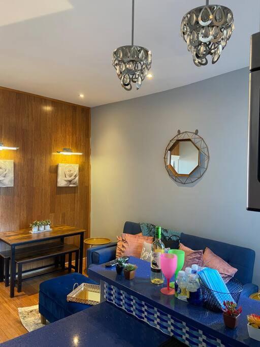 Apollo Hideaway Apartment *