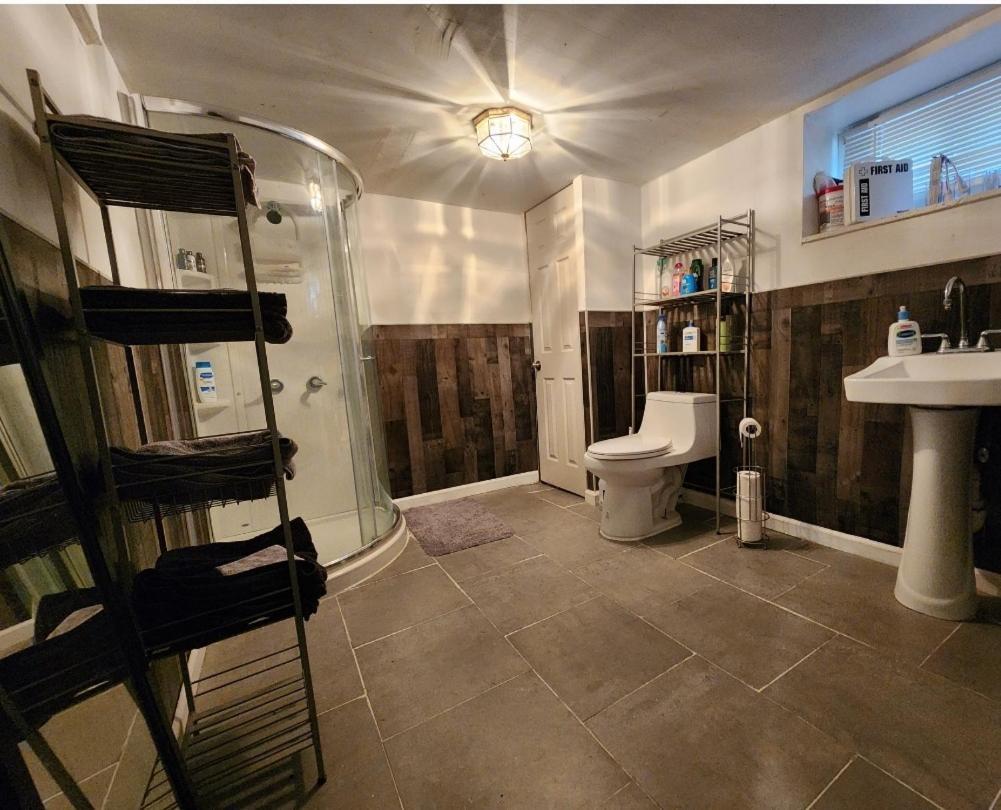 Cozy Studio; Lower Level Unit * New York