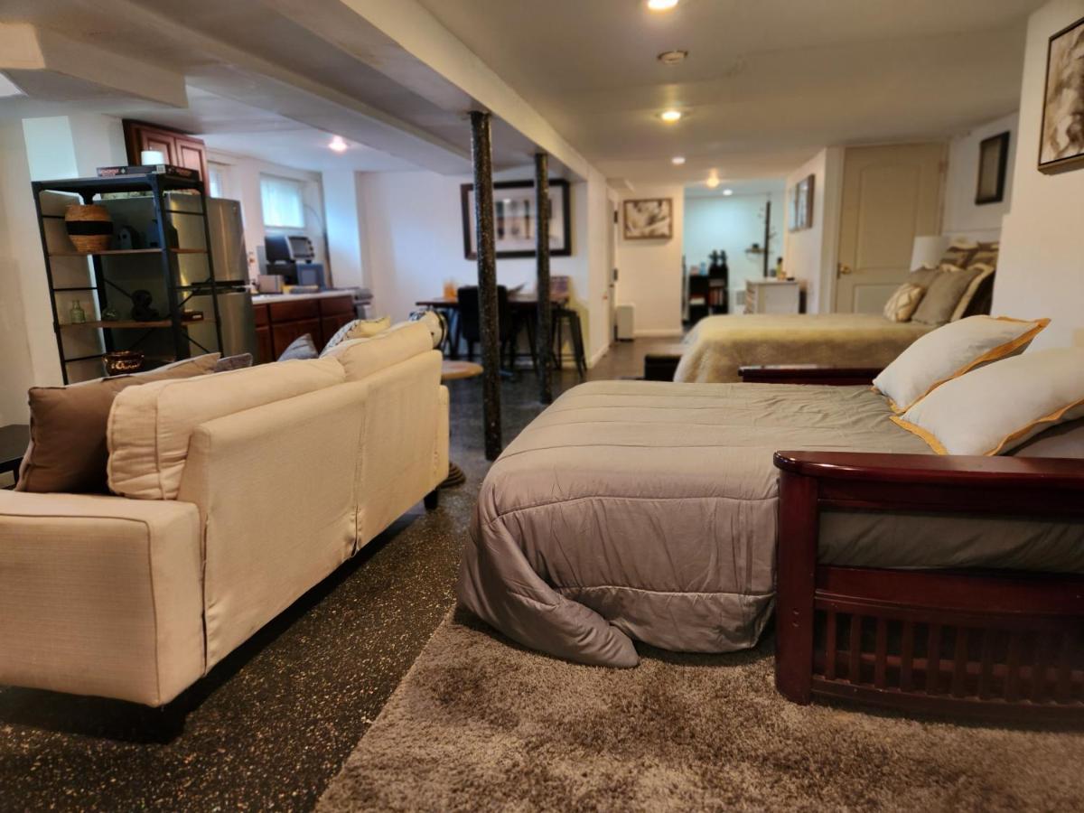 Cozy Studio; Lower Level Unit