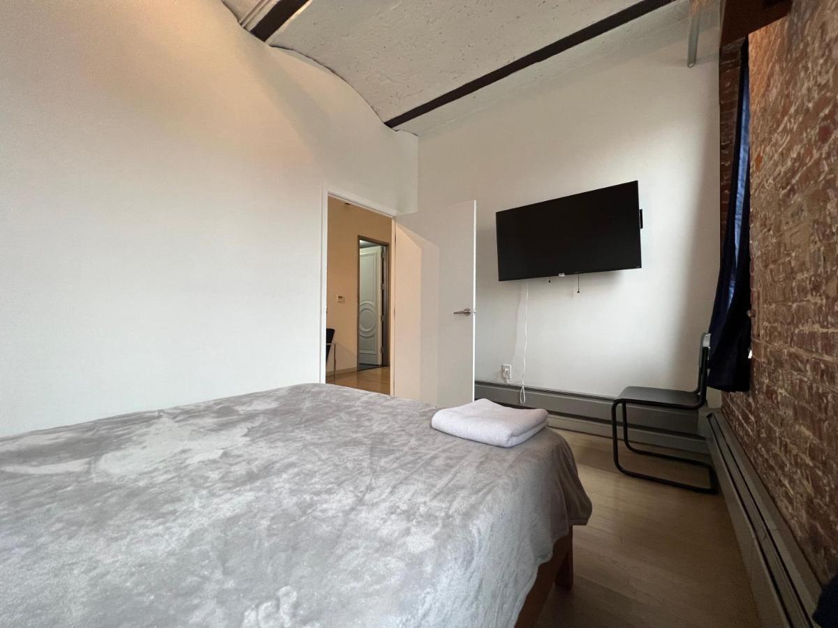 Gramercy Park Penthouse Apartment *