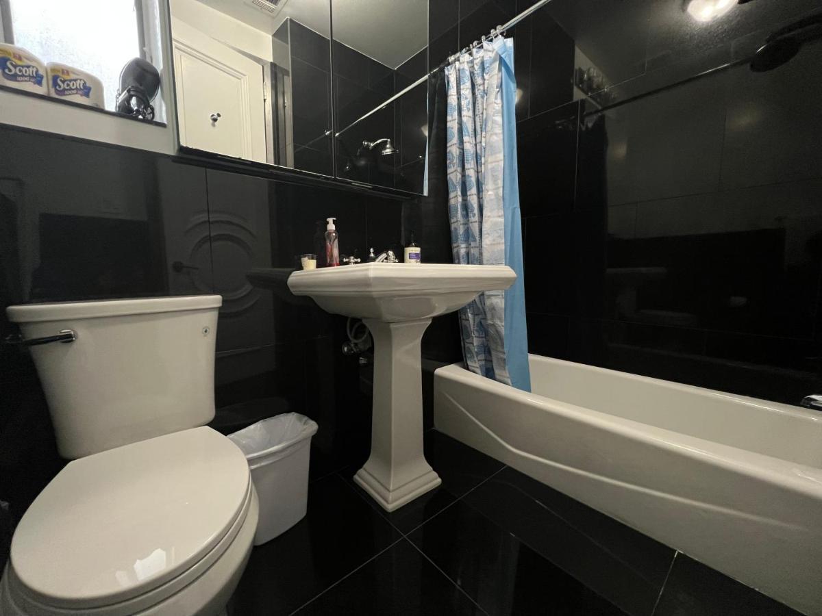 Gramercy Park Penthouse Apartment *