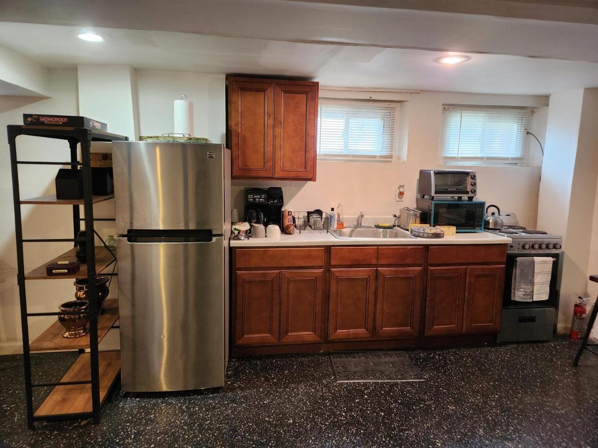 Cozy Studio; Lower Level Unit Apartment