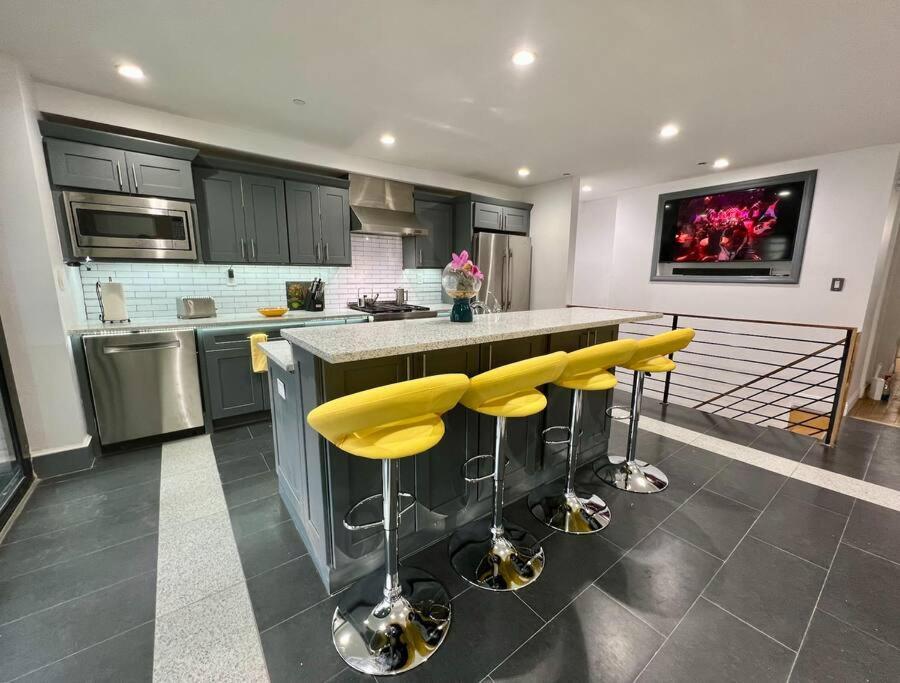The Caz, A Modern Brooklyn Townhome With Waterfall *