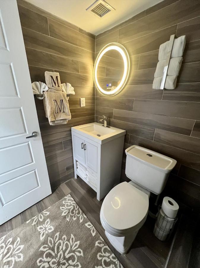 Bed & Breakfast The Caz, A Modern Brooklyn Townhome With Waterfall New York