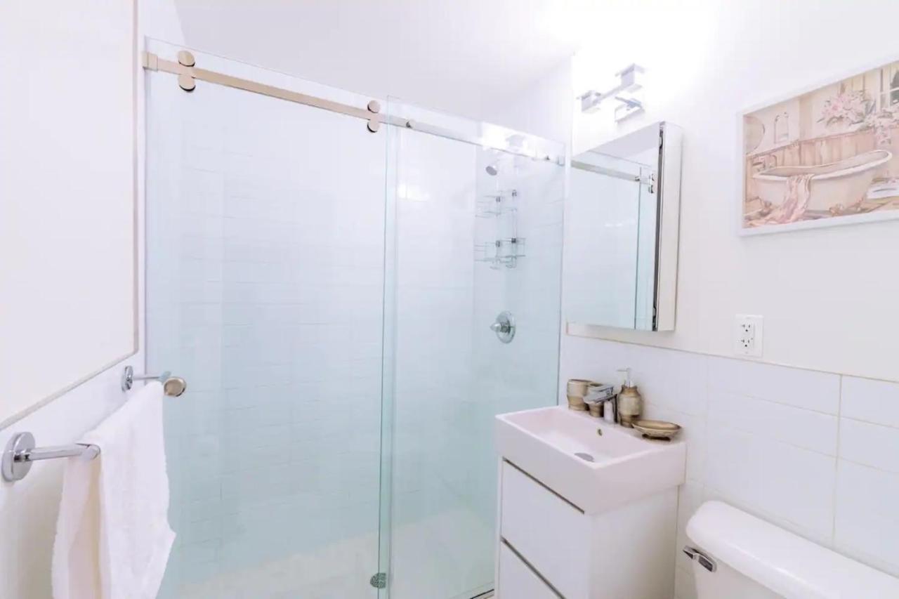 Stunning 3 Bedroom In Nyc Apartment *
