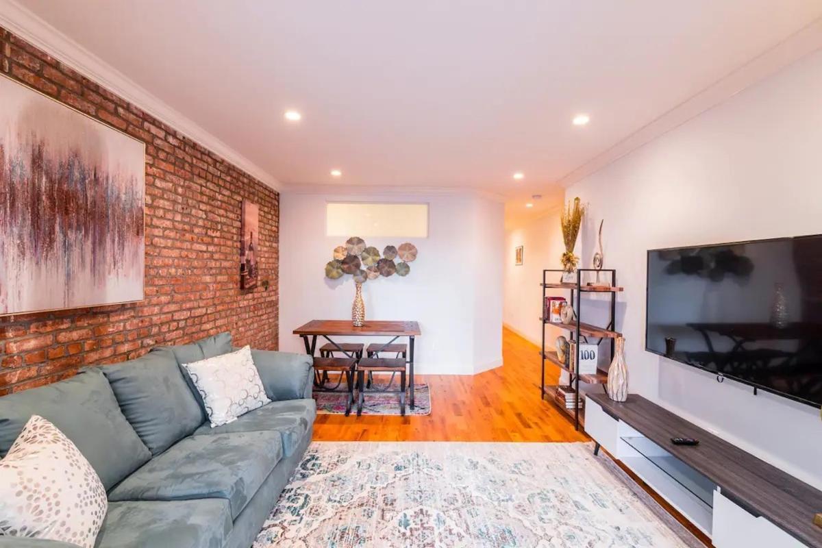 Stunning 3 Bedroom In Nyc Apartment *
