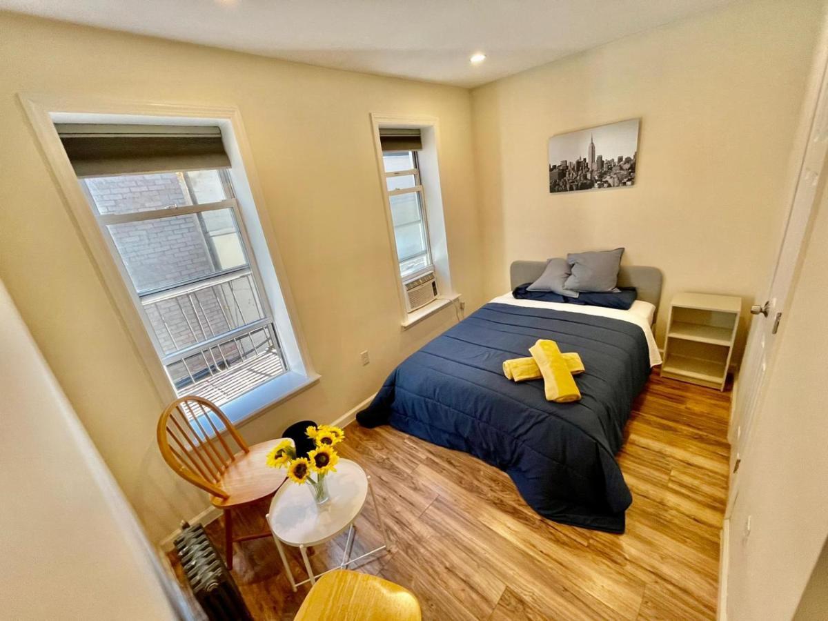 Elegant Private Close To Manhattan! - Is In A 2 Bedrooms Apartament And First Floor With Free Street Parking