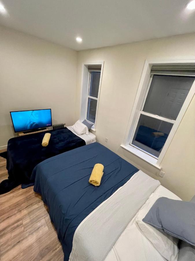 Elegant Private Close To Manhattan! - Is In A 2 Bedrooms Apartament And First Floor With Free Street Parking * New York
