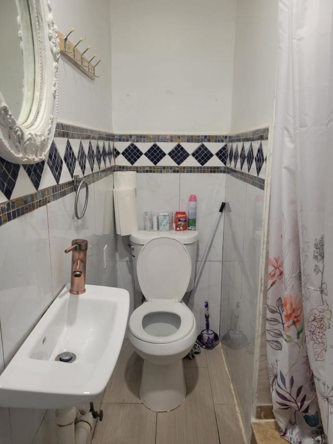 Gasthof Private Entrance And Bathroom Near Jfk Airport *