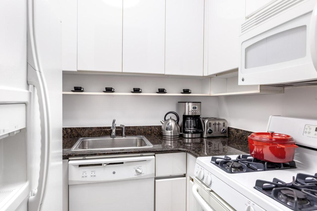 Apartment Sutton Place 2br W Gym Pool Nr Park Nyc-465