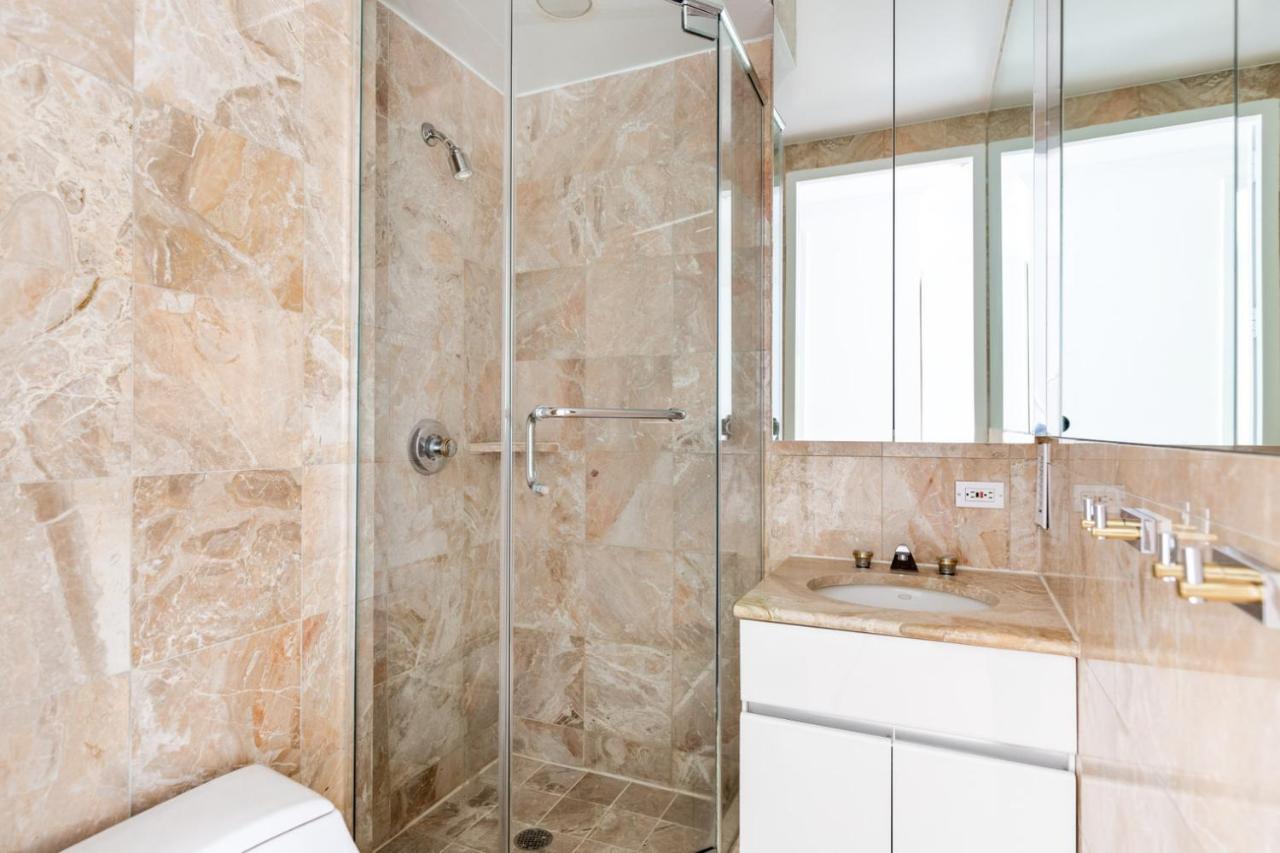 Apartment Sutton Place 2br W Gym Pool Nr Park Nyc-465 New York