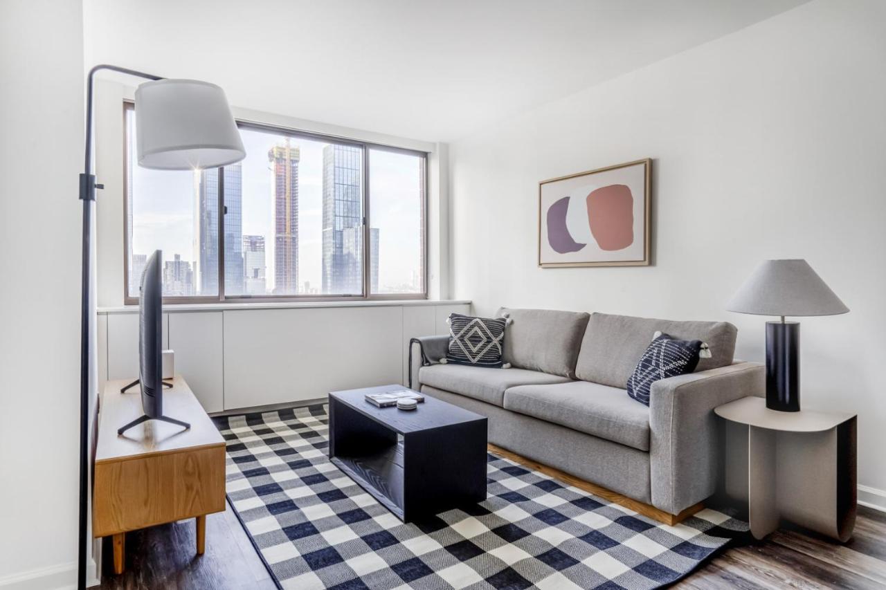 Midtown West 2br W Doorman Gym Wd Nr Times Sq Nyc-1067 Apartment