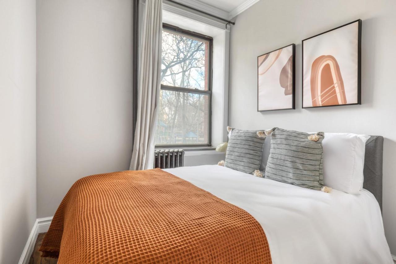 Murray Hill 2br W Wd Nr Un Nyc-1052 * New York