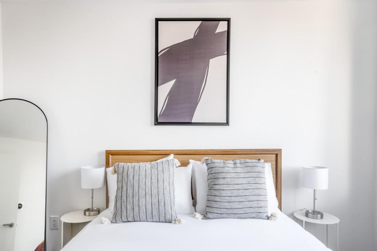 Midtown West 2br W Doorman Gym Wd Nr Times Sq Nyc-1067 Apartment *