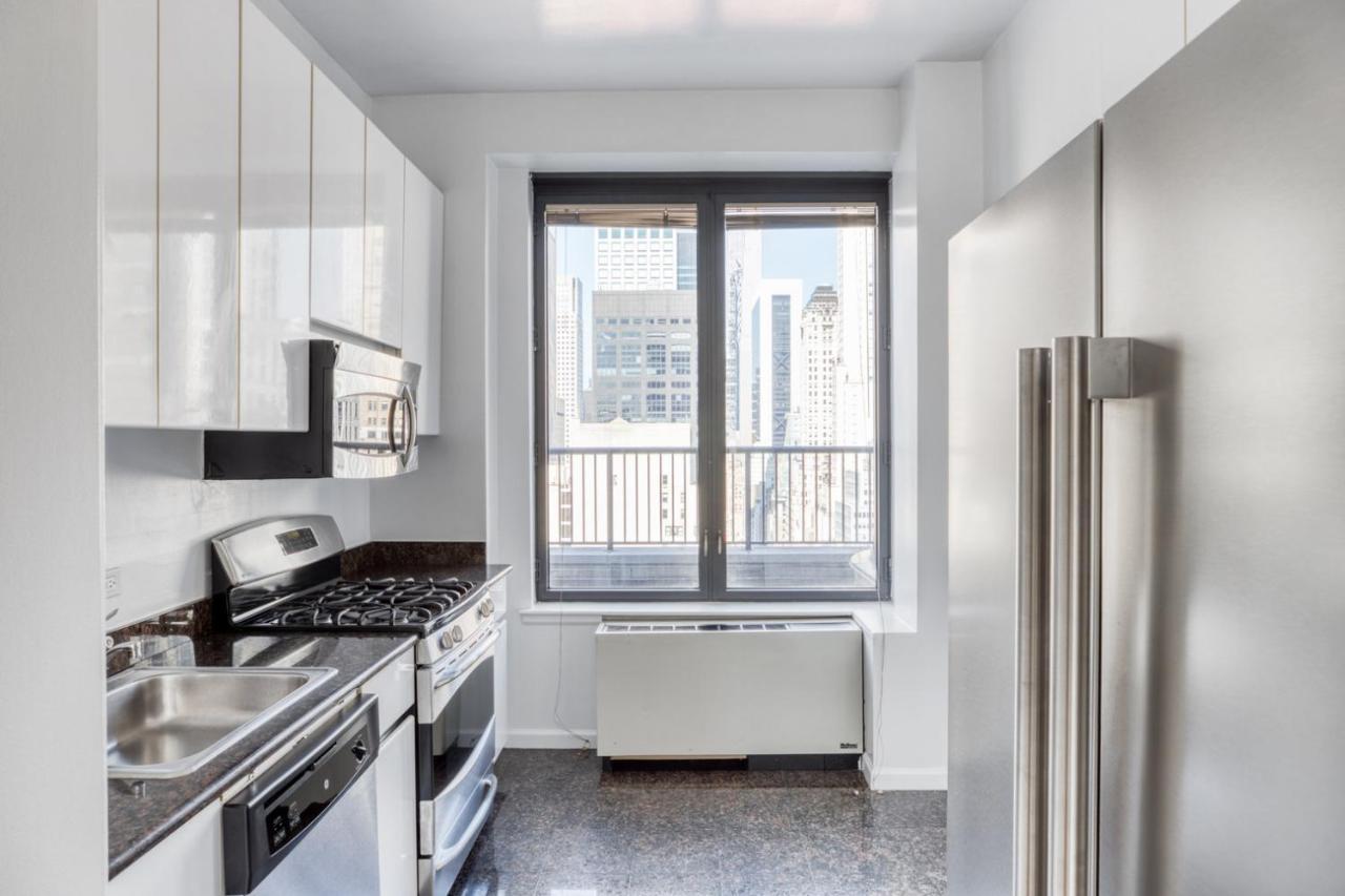 Midtown East 3br W Doorman Gym Nr Bloomingdales Nyc-915