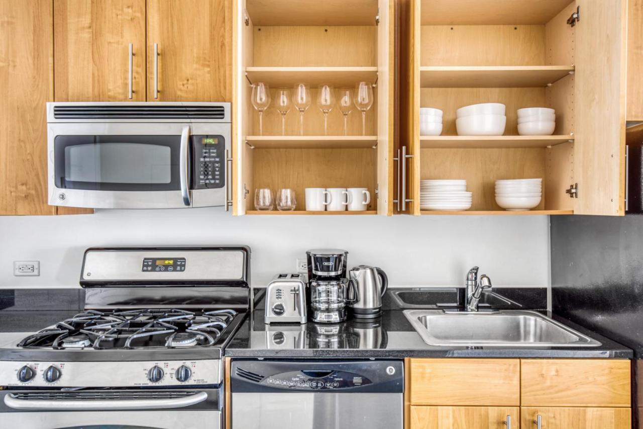Lic 1br W Wd Elevator Doorman Nr E River Nyc-764 Apartment