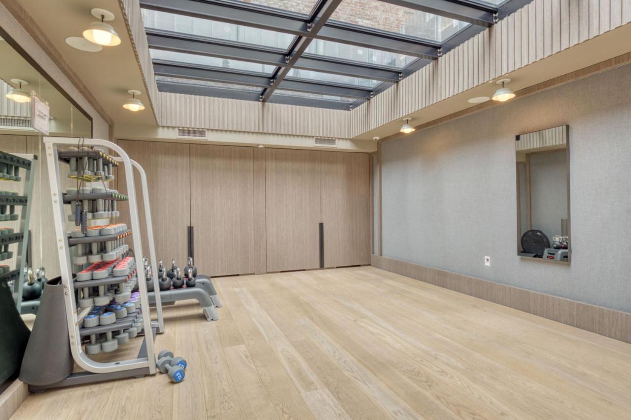 Midtown W 2br W Gym Wd Nr Times Sq Nyc-898