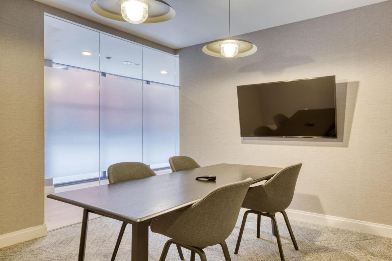 Midtown W 2br W Gym Wd Nr Times Sq Nyc-898
