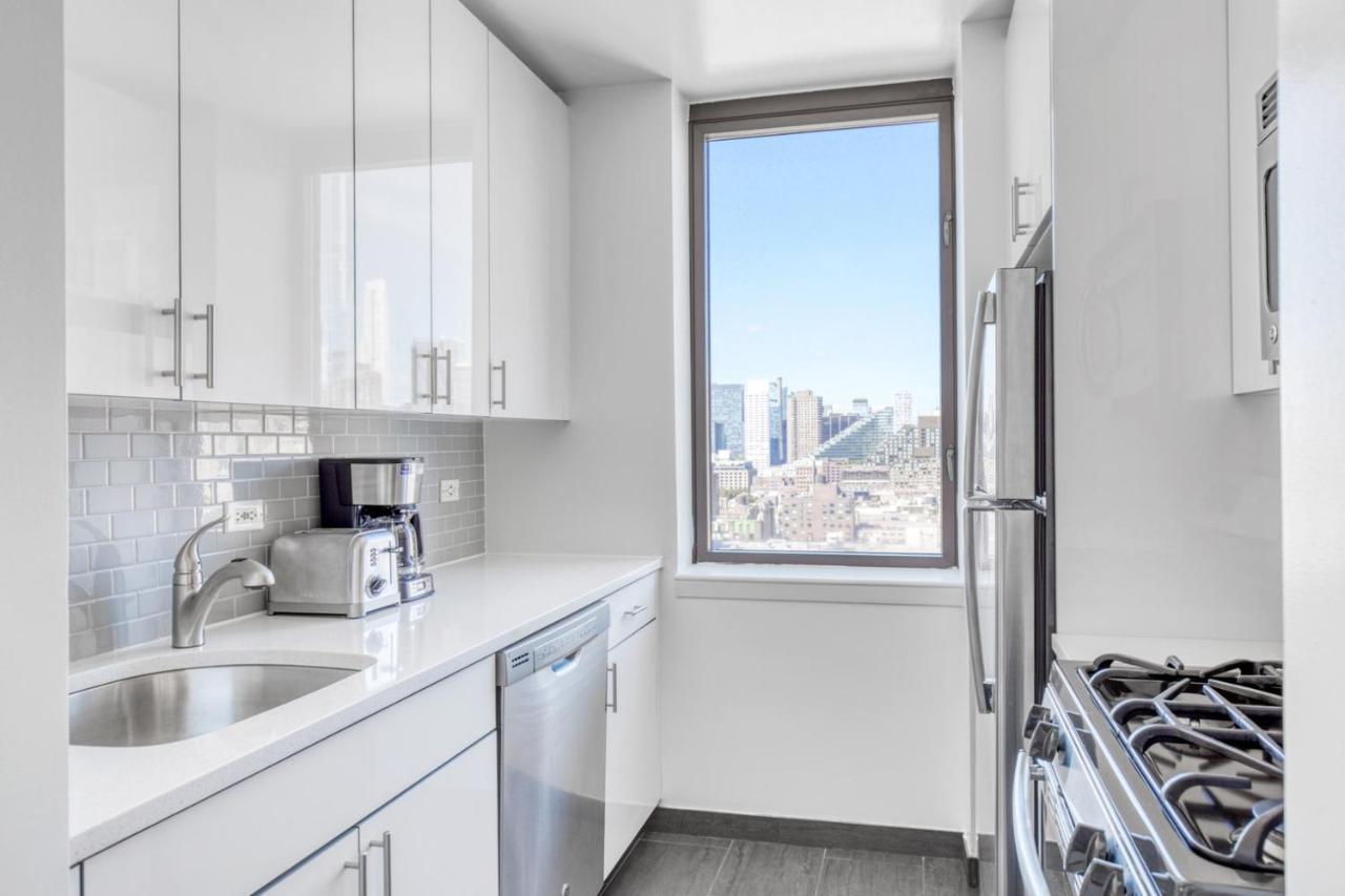Midtown W 2br W Gym Wd Nr Times Sq Nyc-898 Apartment