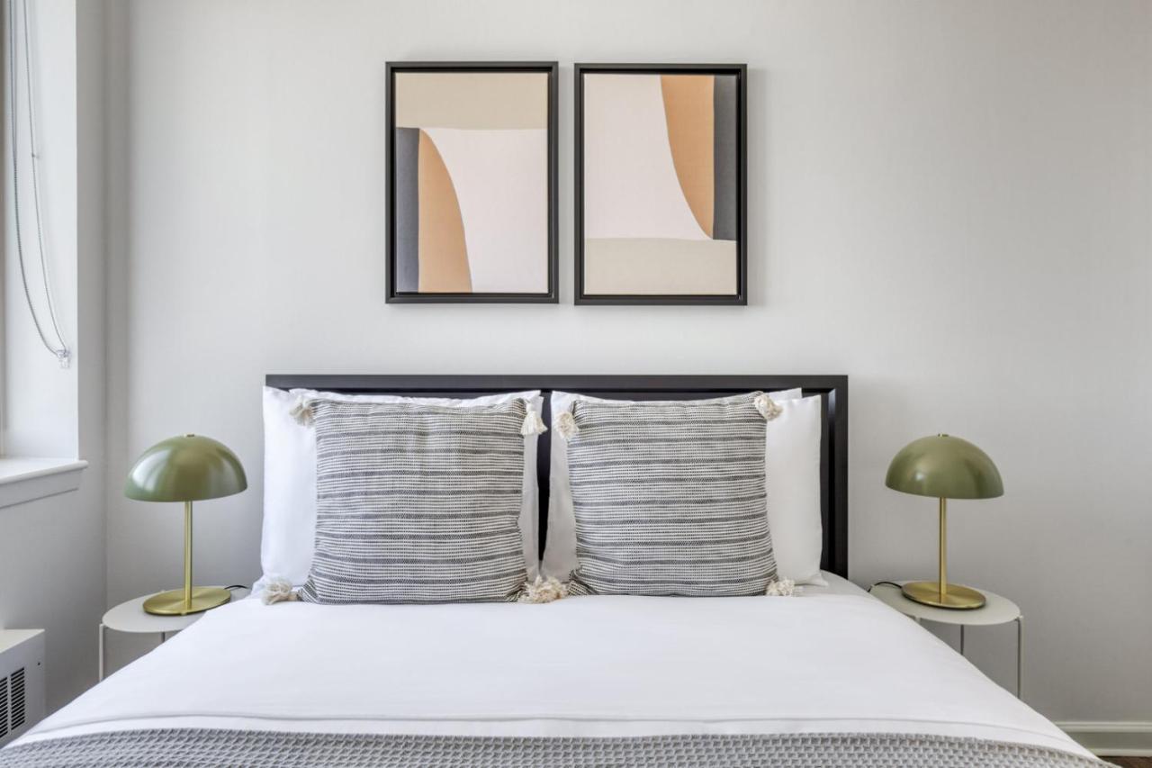 Midtown W 2br W Gym Wd Nr Times Sq Nyc-898
