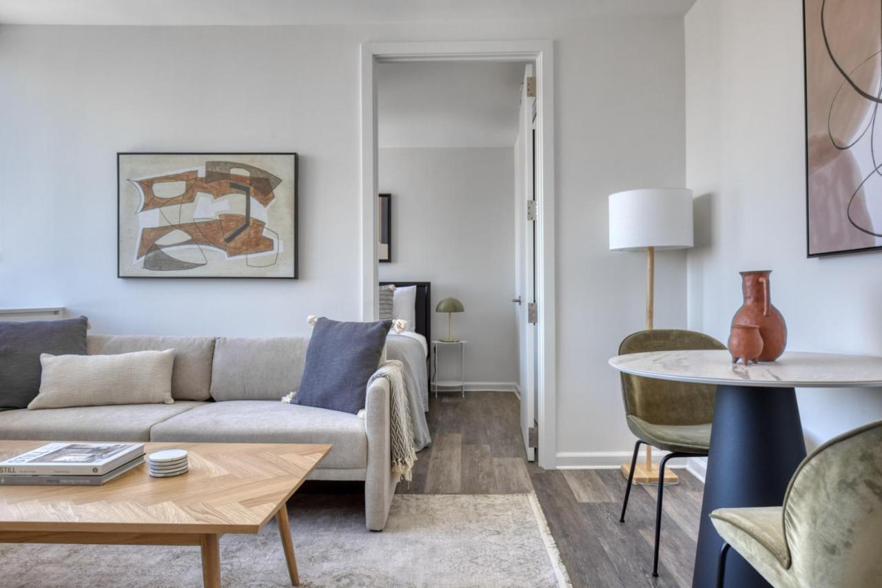 Midtown W 2br W Gym Wd Nr Times Sq Nyc-898