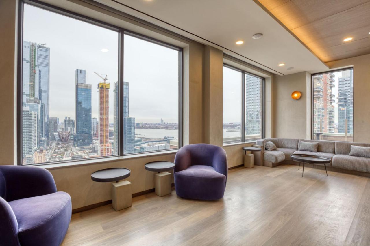 Apartment Midtown W 2br W Gym Wd Nr Times Sq Nyc-898 New York