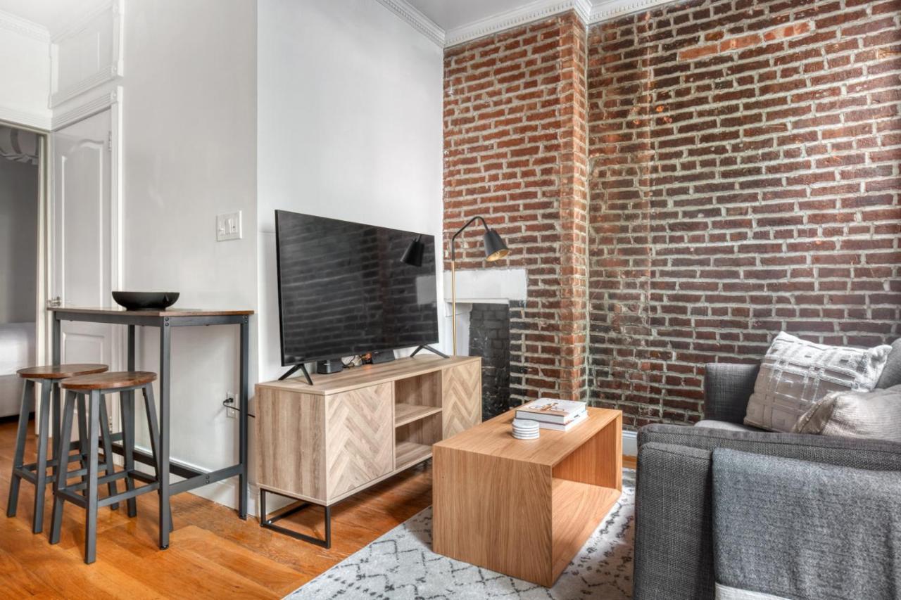 Sleek Nolita 1br W Wd Nr Soho Nyc-891 * New York