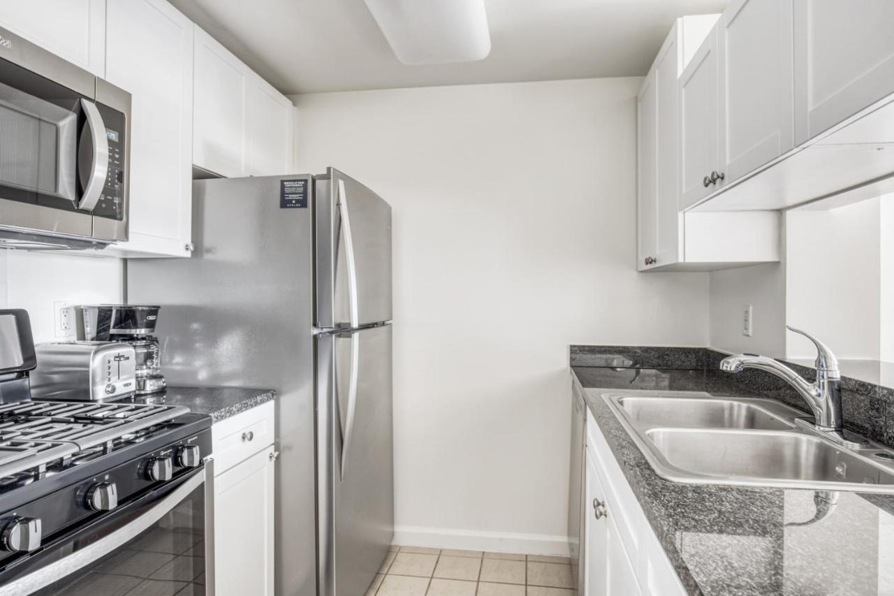 Lic 2br W Wd Elevator Doorman Nr E River Nyc-766 Apartment *