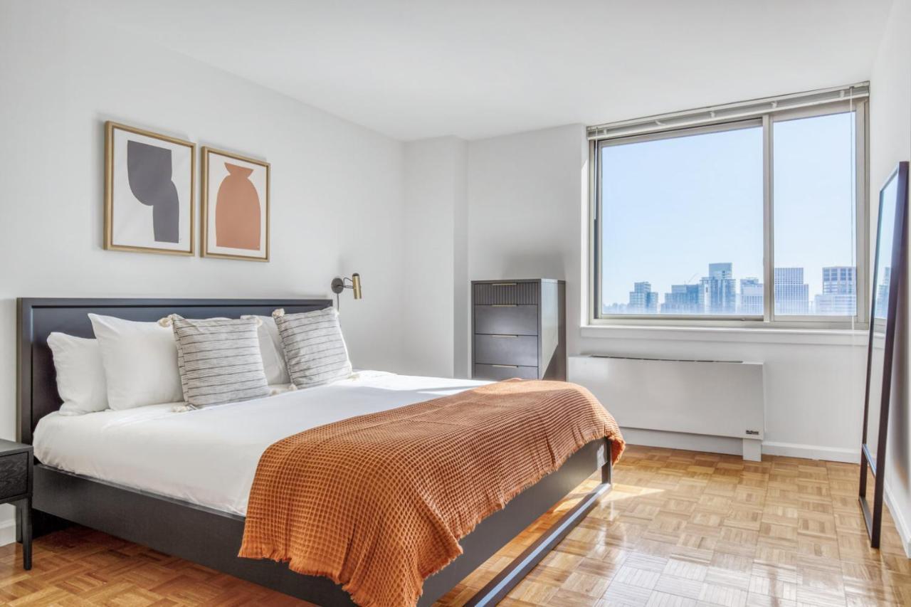 Lic 2br W Wd Elevator Doorman Nr E River Nyc-766 Apartment *