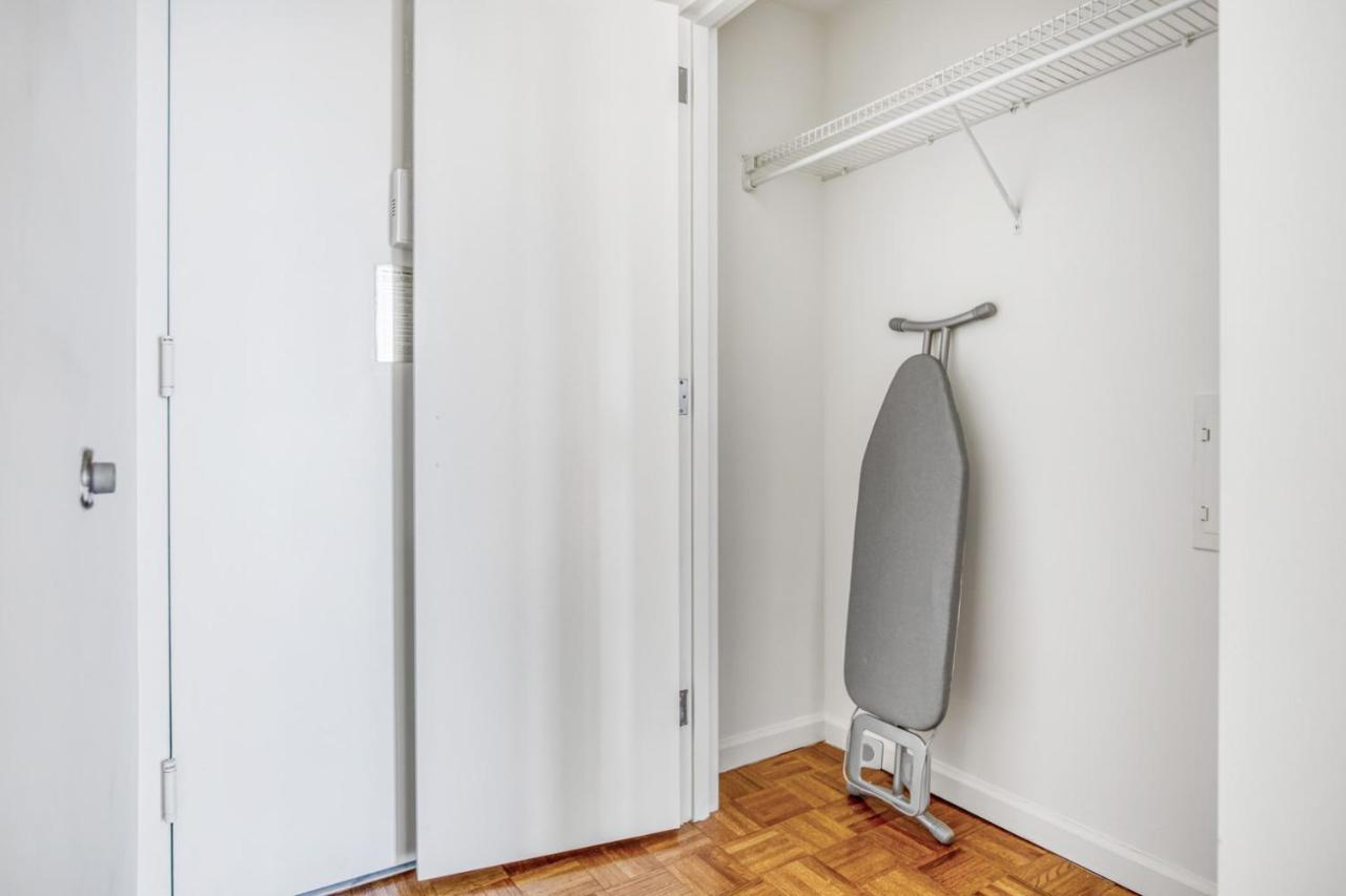 Lic 2br W Wd Elevator Doorman Nr E River Nyc-766 New York