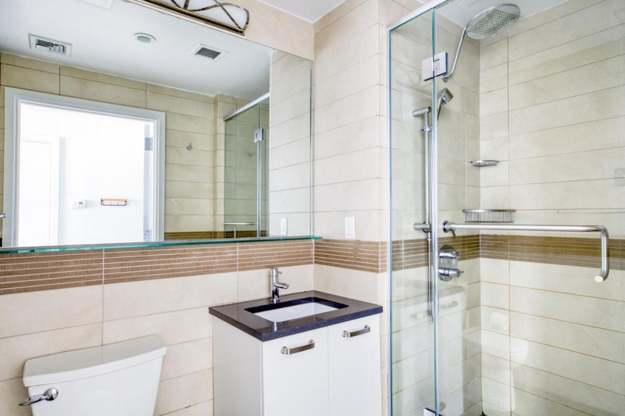 Amazing Midtown W 1br W Gym Nr Times Sq Nyc-650 Apartment