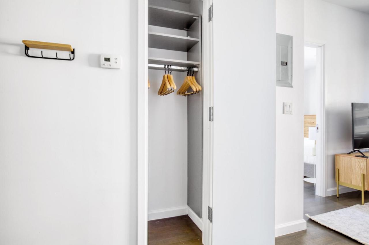 Amazing Midtown W 1br W Gym Nr Times Sq Nyc-650 Apartment