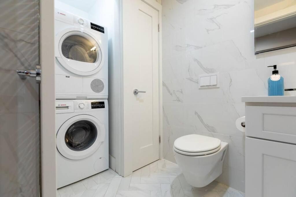 Elegant East Side Apartamento