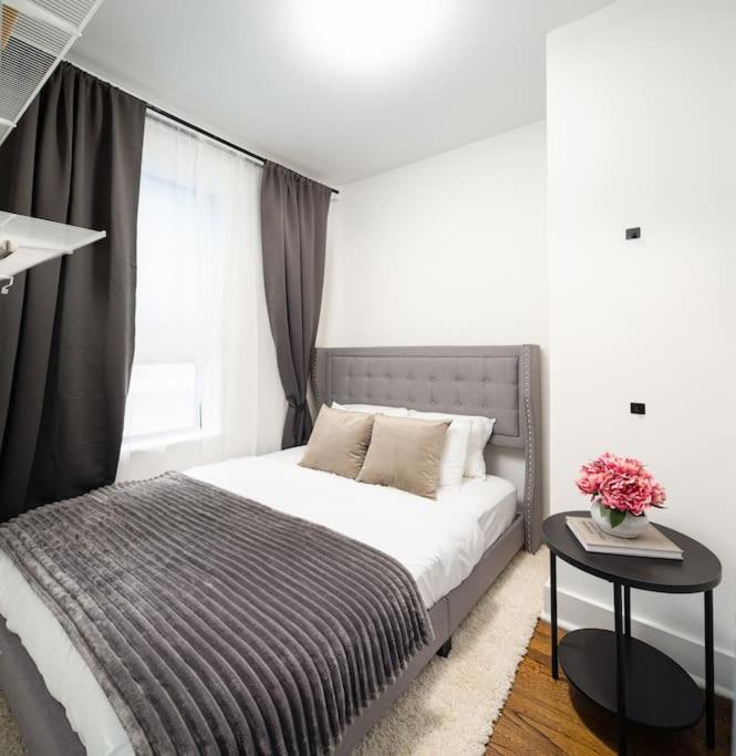 Beautiful 2bd In East Village Apartment *