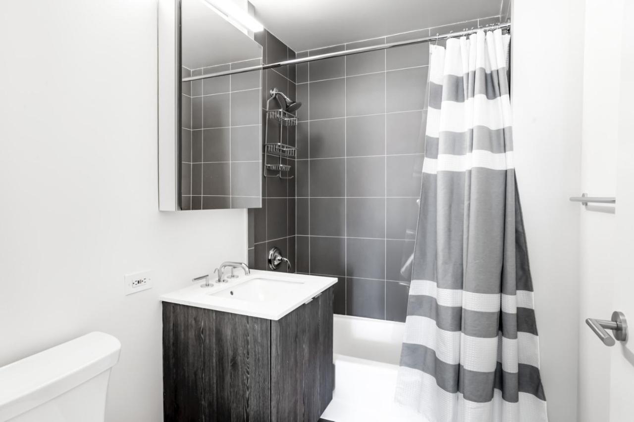 Apartment Midtown West 2br W Doorman Gym Wd Nr Times Sq Nyc-1067 *