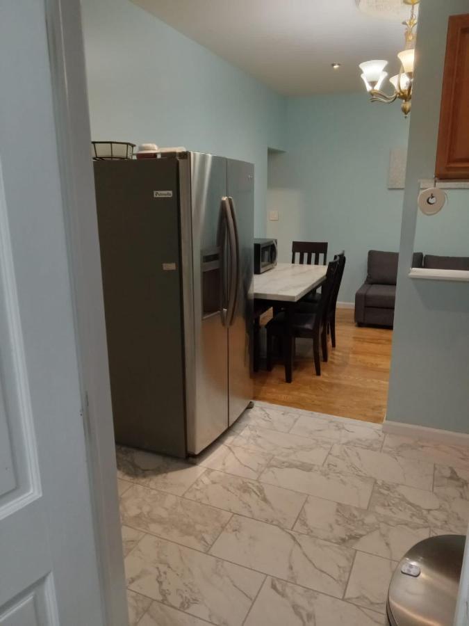 Gorgeous 2 Bedroom Apt Brooklyn Apartment *
