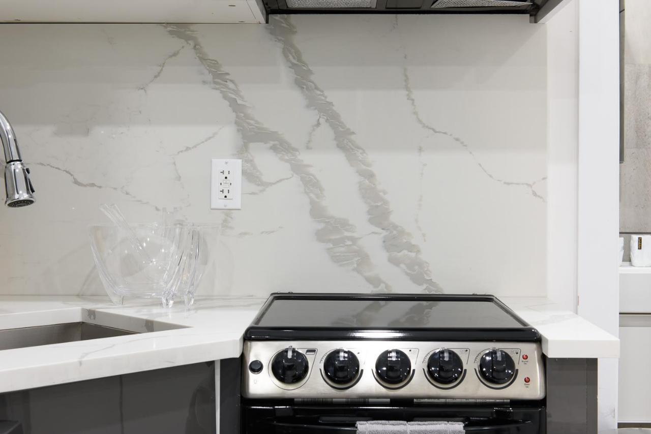 78-3b New Junior 1 Bedroom Prime Ues Wd In Unit Apartment *