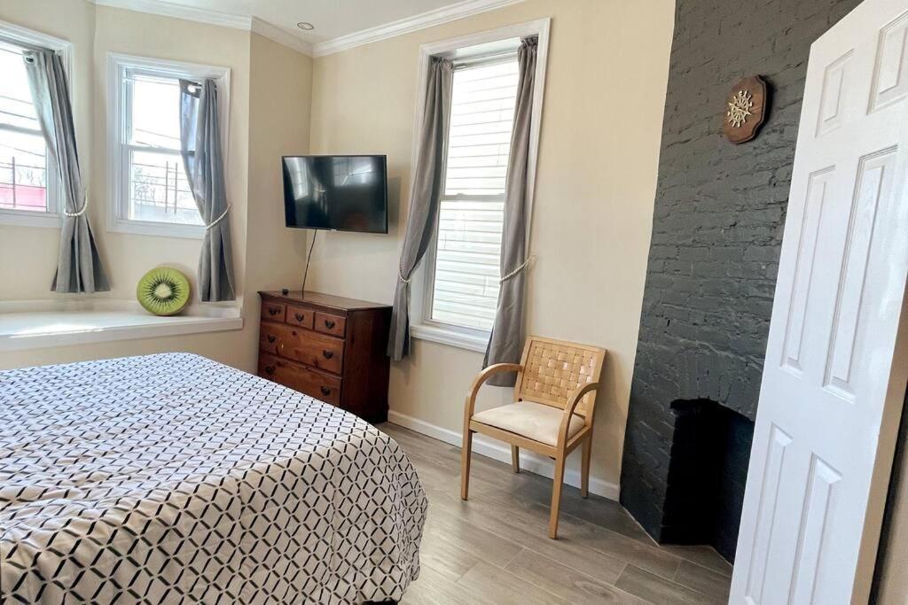 Hospedagem domiciliar Private Bedroom Near The Free Ferry Boat! Nova York