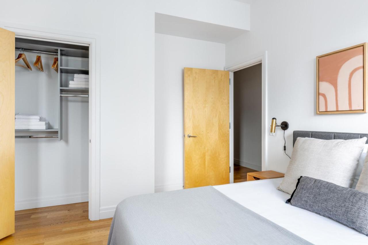 Hells Kitchen 2br W Doorman Nr Park Nyc-522 *