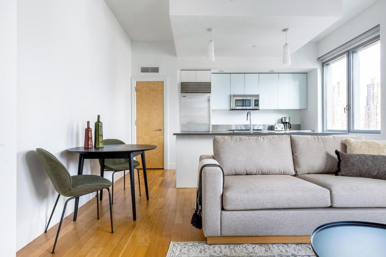 Hells Kitchen 2br W Doorman Nr Park Nyc-522 * New York