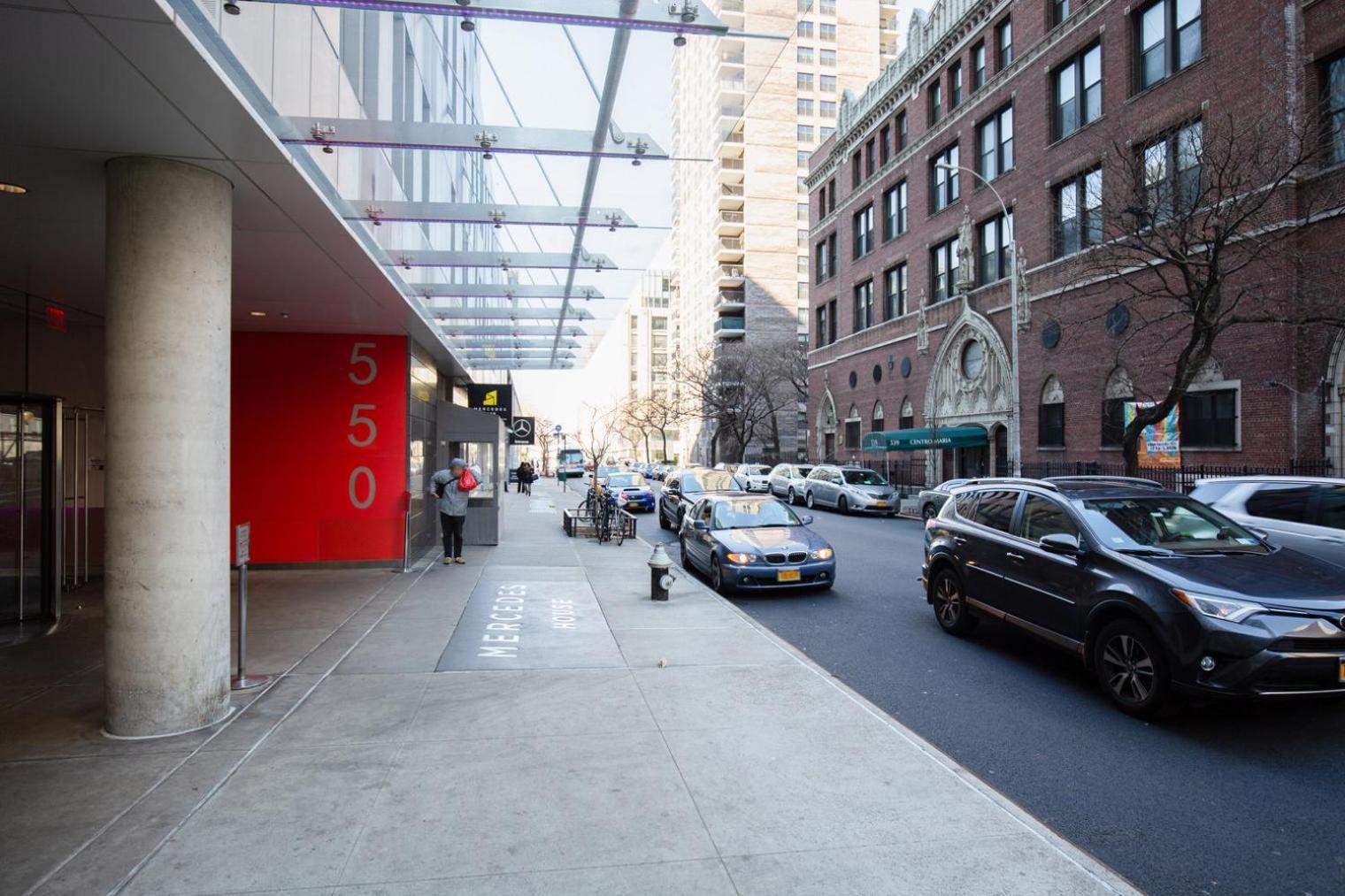 Apartment Hells Kitchen 2br W Doorman Nr Park Nyc-522 New York