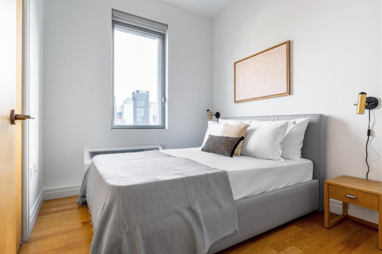 Hells Kitchen 2br W Doorman Nr Park Nyc-522 *