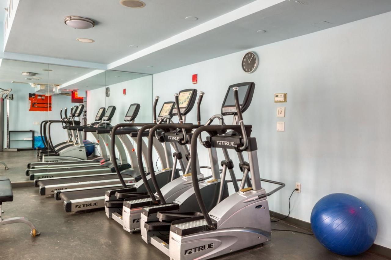 Midtown 1br W Doorman Gym Wd Nr Rock Center Nyc-1129 *
