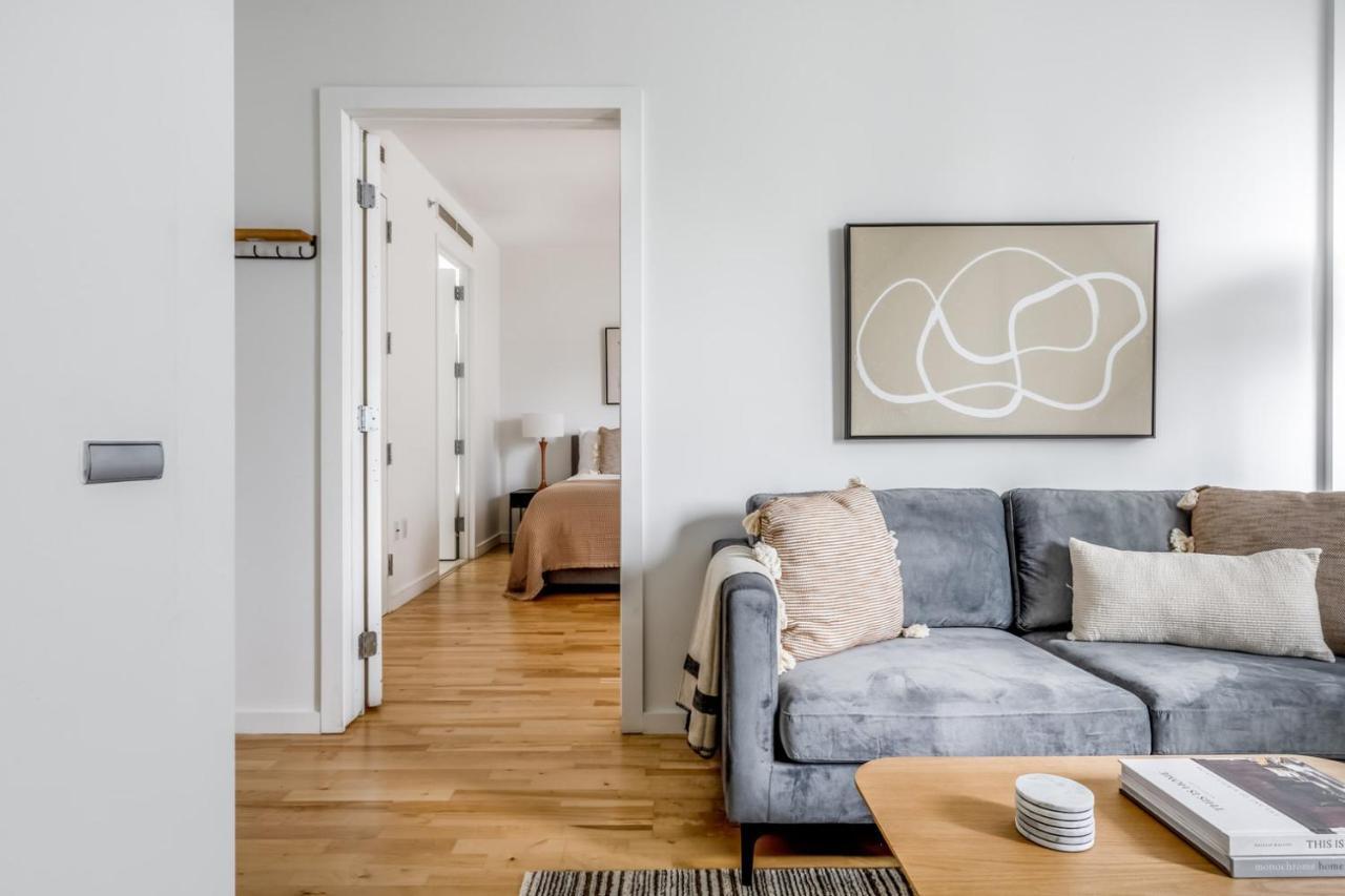 Midtown 1br W Doorman Gym Wd Nr Rock Center Nyc-1129 Apartment