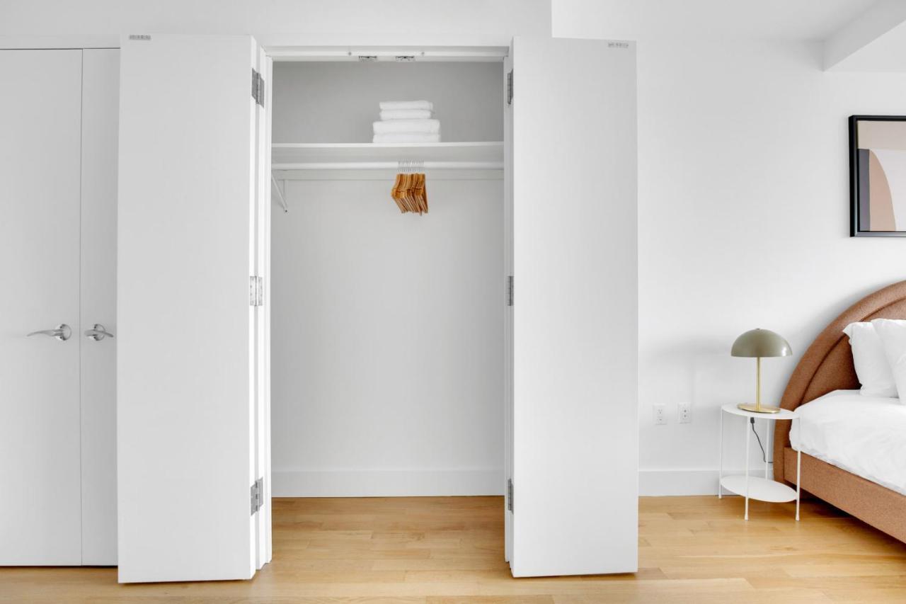 Apartment Downtown Bk 1br W Wd Deck Nr Tj Nyc-879 *