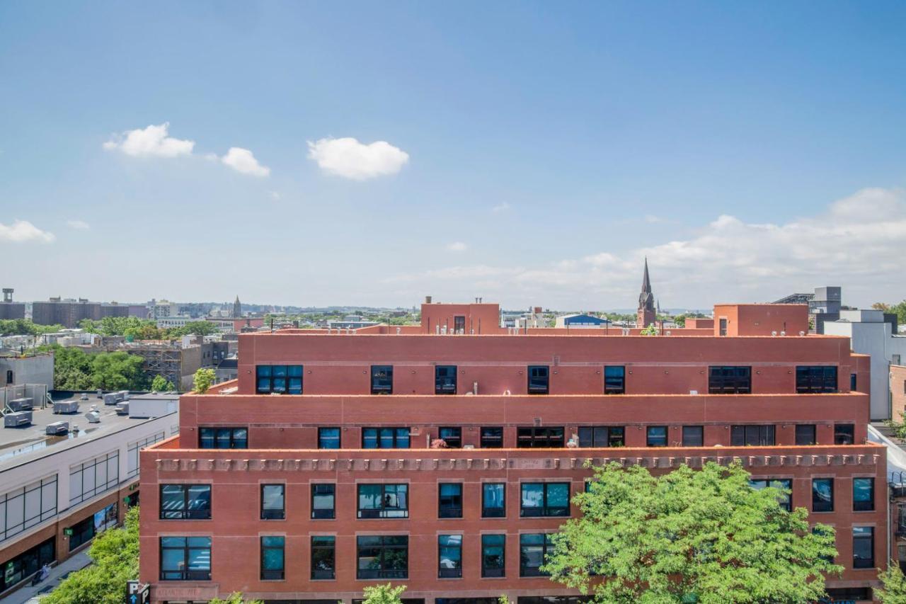 Downtown Bk 1br W Wd Deck Nr Tj Nyc-879 Apartment